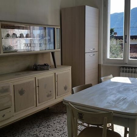 Apartment Iseo Lake Sale Marasino Habitación foto
