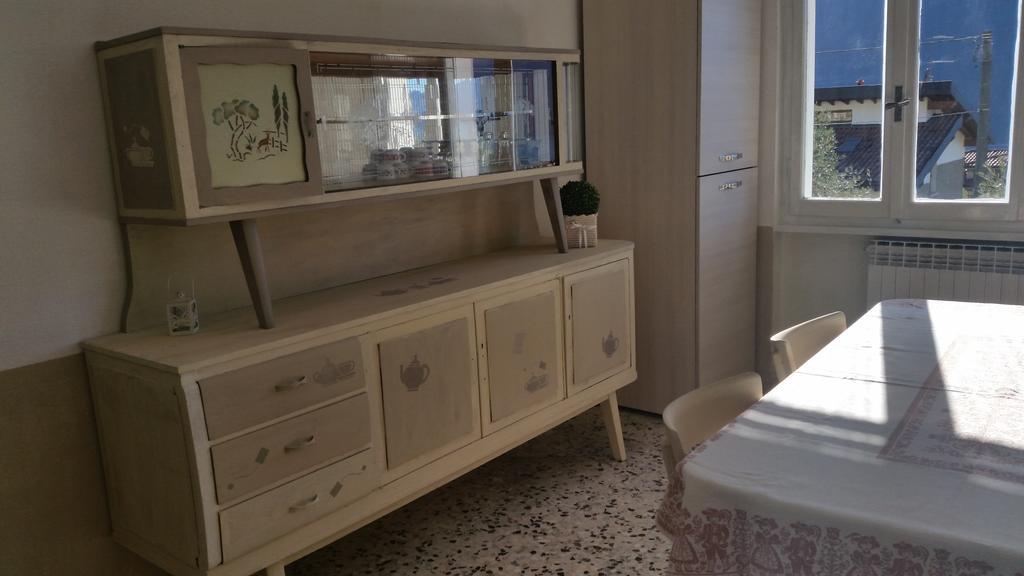 Apartment Iseo Lake Sale Marasino Habitación foto