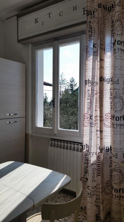 Apartment Iseo Lake Sale Marasino Habitación foto
