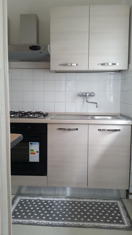 Apartment Iseo Lake Sale Marasino Habitación foto