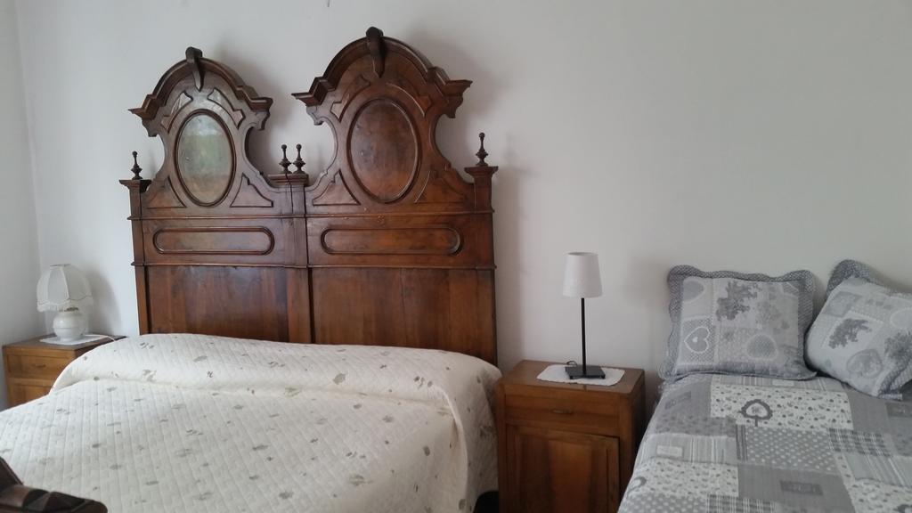Apartment Iseo Lake Sale Marasino Habitación foto
